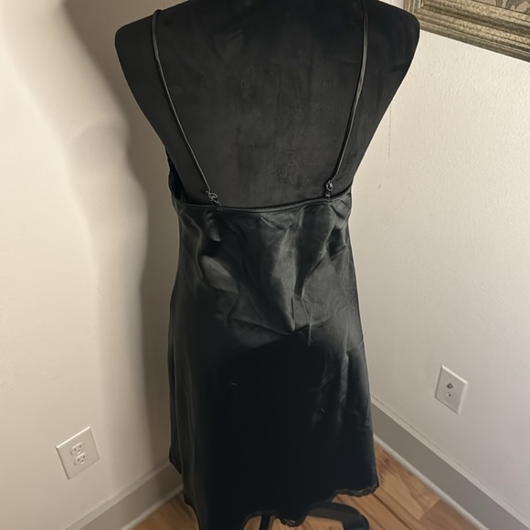 Escapades black chemise‎ lace trim satin polyester Sz M - Picture 4 of 6